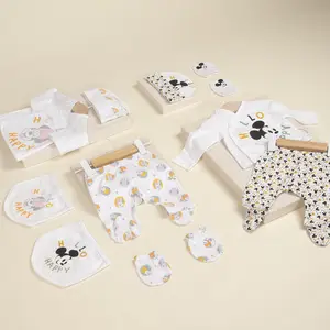 Baby boy 2-piece pyjama set, cap, bib and muffler Cerda Mickey image-6