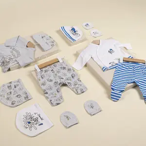 Baby boy ear, slider, cap and velcro set Cerda Disney image-0