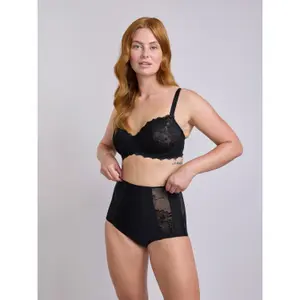 High-waisted shapewear lace knickers for women Change Lingerie Control image-1
