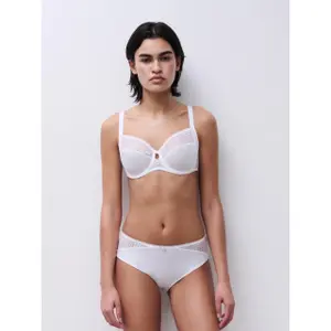 Sehr umhüllender Büstenhalter mit Bügel für Damen Chantelle Intrigue image-4