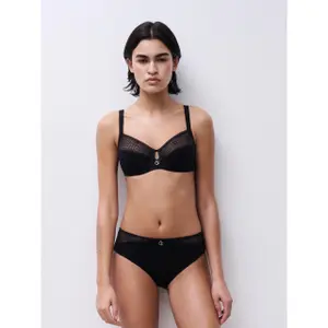 Sehr umhüllender Büstenhalter mit Bügel für Damen Chantelle Intrigue image-4
