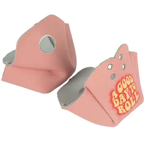 Toe covers Chaya Melrose "A good day to roll" image-0
