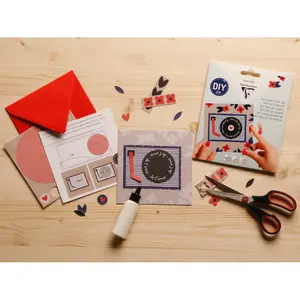 Creative activities 1 card + 1 envelope + cut-out elements + 1 explanatory leaflet, saintvalentin Clairefontaine Pop-up image-1