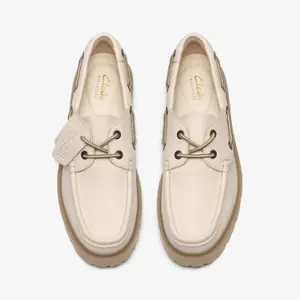 Zapatos de barco de cuero para mujer Clarks Cleyhill Boat. image-3