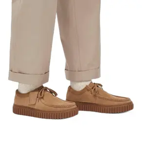 product/c/l/clarks_26173471_dark-sand-suede_10.jpg