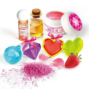 Scientific kit for authentic cosmetic creation Clementoni image-1