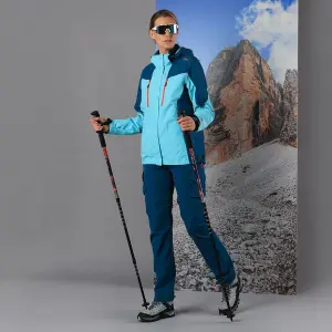 Chubasquero con capucha y cremallera para mujer CMP image-1