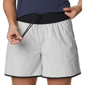 Pantalones cortos para mujer Columbia Claudia Ridge™. image-1