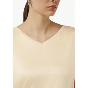 Light V-Neck Viscose T-Shirt with Dropped Shoulders for Women COMMA image-3