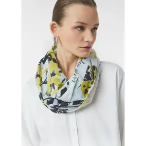 Refined Floral and Ornamental Pattern Scarf for Women COMMA image-3
