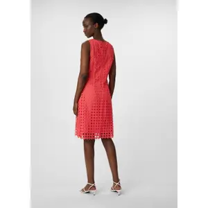 Women's Fitted Short Lace Dress with Open Hem COMMA image-4