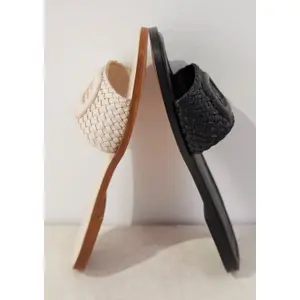 Women's Mules with Braided Details COMMA image-2