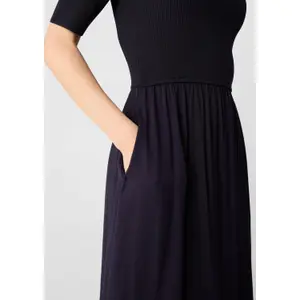 Women's Fitted Midi Viscose Dress with Flared Hem COMMA image-3