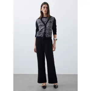 Soft Fine Knit Leopard Print Cardigan Women COMMA image-6