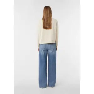 3D Raised Appliqué Sweatshirt with Round Neck for Women COMMA image-4