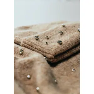 Soft Scarf Adorned with Gemstones Women COMMA image-5