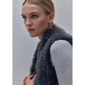 Women's Knitted Faux Fur Gilet COMMA image-6