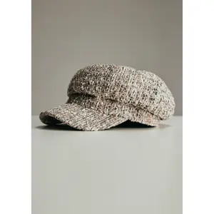 Woman hat COMMA image-5
