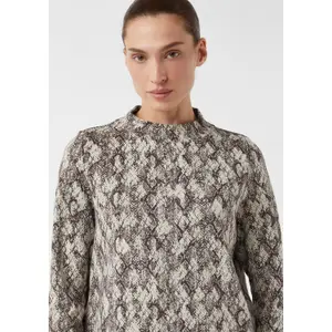 Women's Straight Cut All-Over Print Short Sweatshirt COMMA image-3