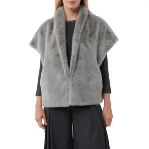 Women's Oversized Faux Fur Gilet COMMA image-2