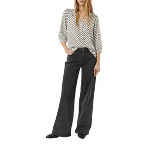 Printed Chiffon Blouse with V-Neck and 3/4 Sleeves Women COMMA image-6