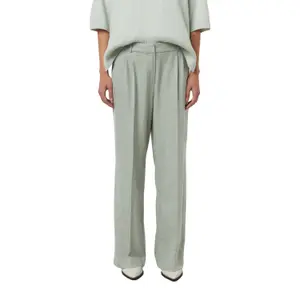 Flattering Mid-Rise Trousers for Women COMMA image-2