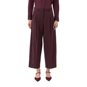 Pleated Short Trousers with Slant Pockets Women COMMA image-0