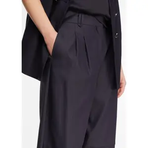 Modern Ankle Length Flattering High-Waisted Trousers for Women COMMA image-3