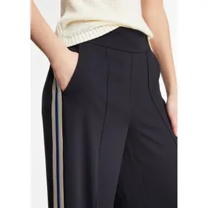 Wide-leg Trousers with Original Side Stripes Women COMMA image-3