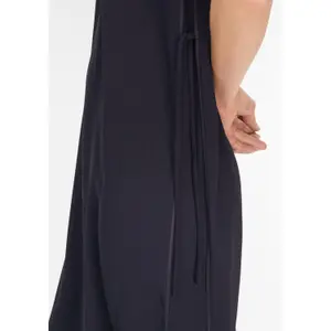 Women's V-Neck Tie-Waist Midi Dress in Viscose Crepe COMMA image-3
