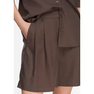Fluid and Structured Short for Women COMMA image-3