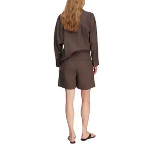 Fluid and Structured Short for Women COMMA image-5