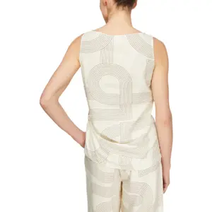 Women's Fitted Linen Blend Boat Neck Tank Top COMMA image-5