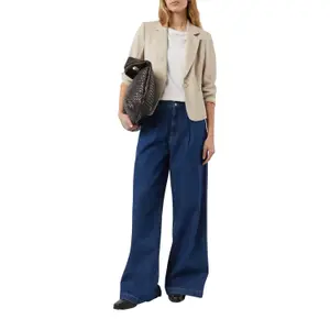 Textured Fabric Blazer for Women COMMA image-5