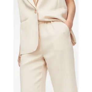 Lightweight Woven Ankle Dress Trousers for Women COMMA image-3
