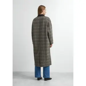 Longline Oversized Reversible Blazer Coat for Women COMMA image-4