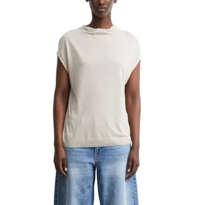 Light High Neck T-Shirt Women COMMA image-2
