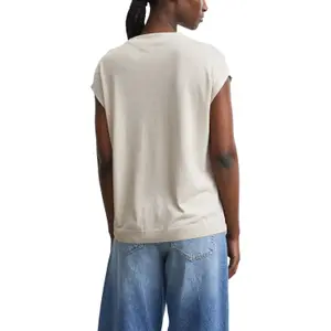 Light High Neck T-Shirt Women COMMA image-5