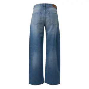 Women's Mid-Rise Frayed Hem Loose & Relaxed Jeans COMMA image-1