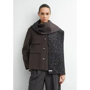 Double-Faced Jacquard Scarf for Women COMMA image-3