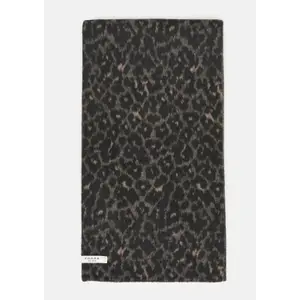 Double-Faced Jacquard Scarf for Women COMMA image-6