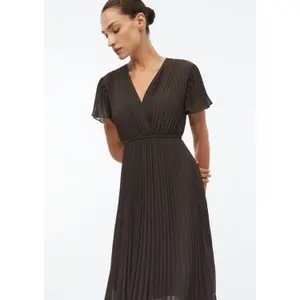 Pleated dress for women COMMA image-1