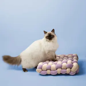 Cat cushion Coockoo Velvet Vibe image-2