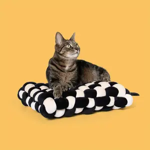 Cat cushion Coockoo Velvet Vibe image-2