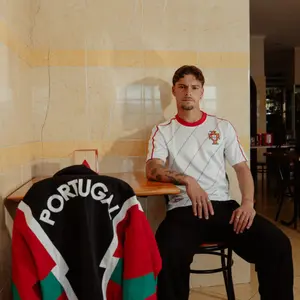 Portugal Away Kit Rétro 1984 image-2