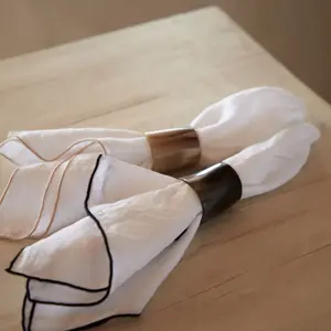 Anillos de servilleta redondos de cuerno Costa Nova Napkin Ring image-1