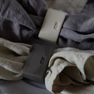 Anillos de servilleta rectangulares de cerámica Costa Nova Napkin Ring image-0