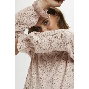 Blusa de renda para mulher Cream Tiley image-3