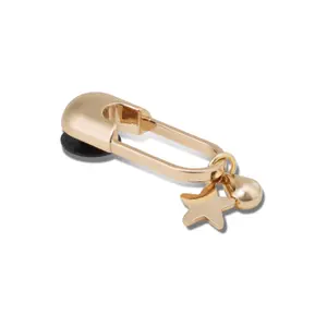 Jibbitz Crocs Gold Meta Safety Pin image-1