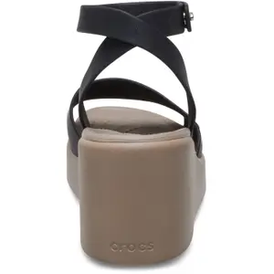 Sandalias de cuña con hebilla para mujer Crocs Brooklyn image-3
